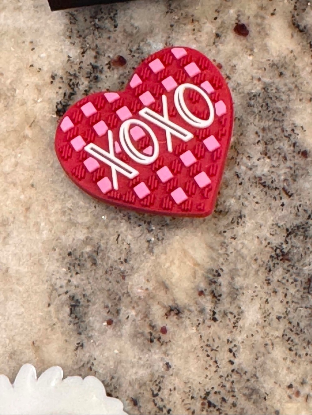 CROCS Heart XOXO Jibbitz Charm in Red and Pink